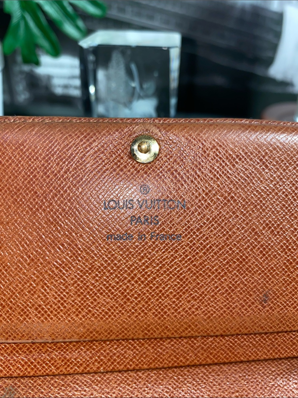 Authentic Louis Vuitton Vintage Monogram Bifold Zippy Wallet - Picture 7 of 17